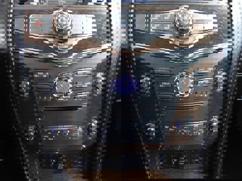 Used 2015 INFINITI QX80 Luxe w/ 22" Wheel Package image 17