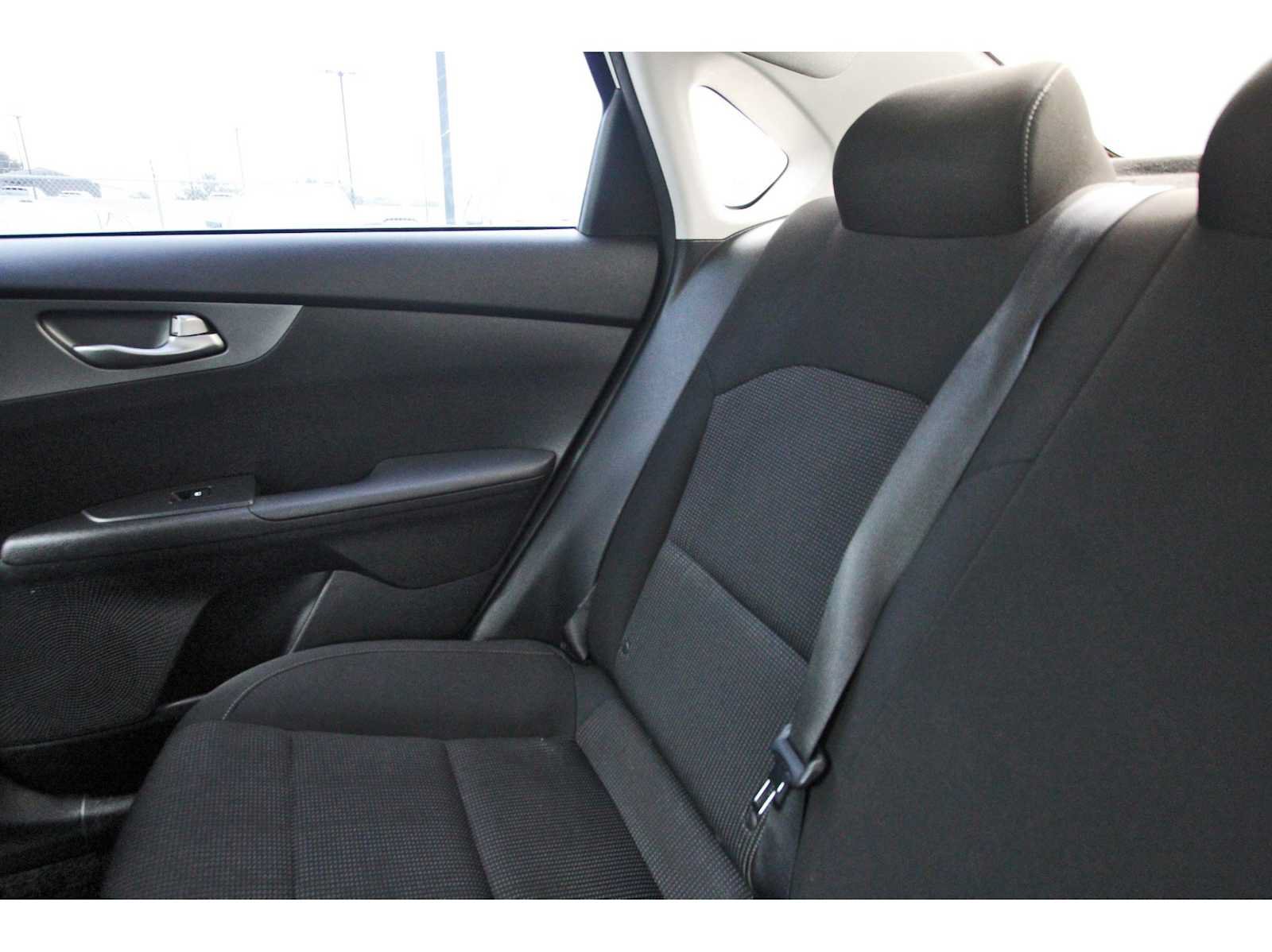 Used 2021 Kia Forte LXS FWD image 9