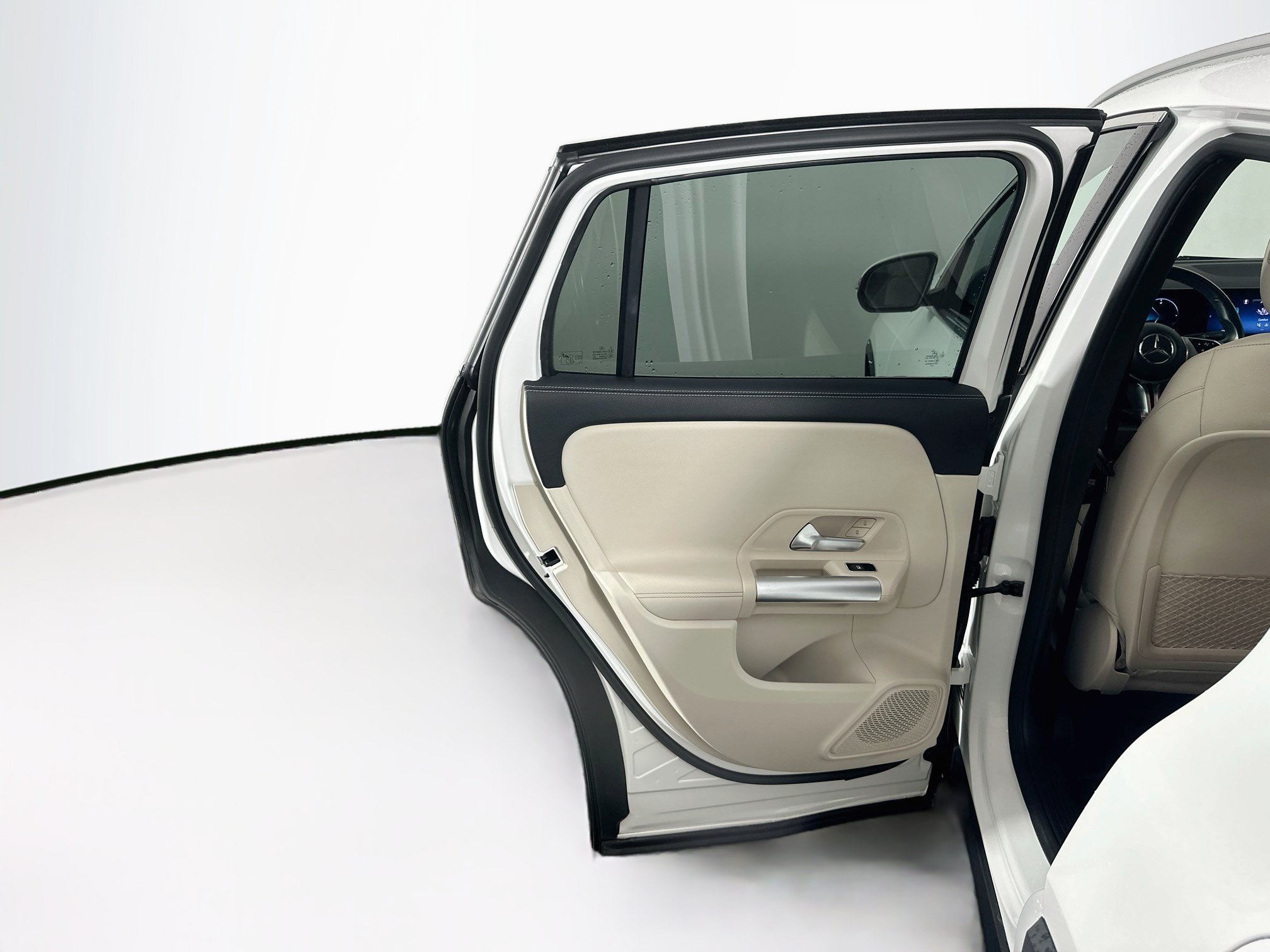 Used 2025 Mercedes-Benz GLA 250 image 26