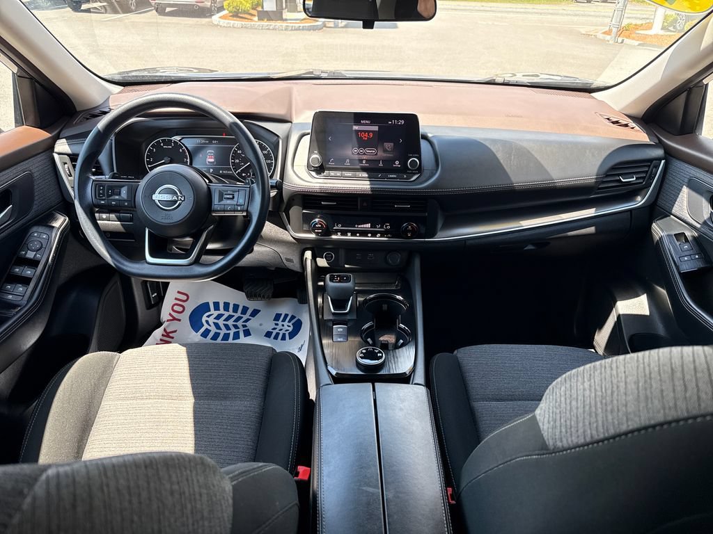 Used 2023 Nissan Rogue SV AWD/4WD image 14