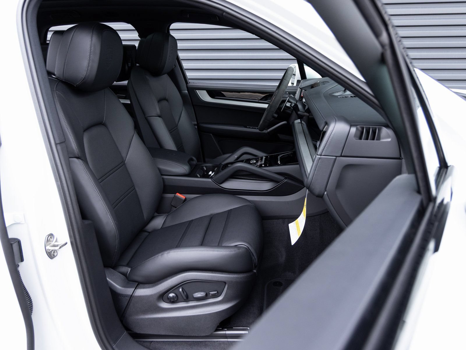 New 2026 Porsche Cayenne AWD/4WD image 32