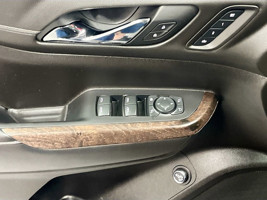 Used 2022 GMC Acadia Denali AWD/4WD image 18