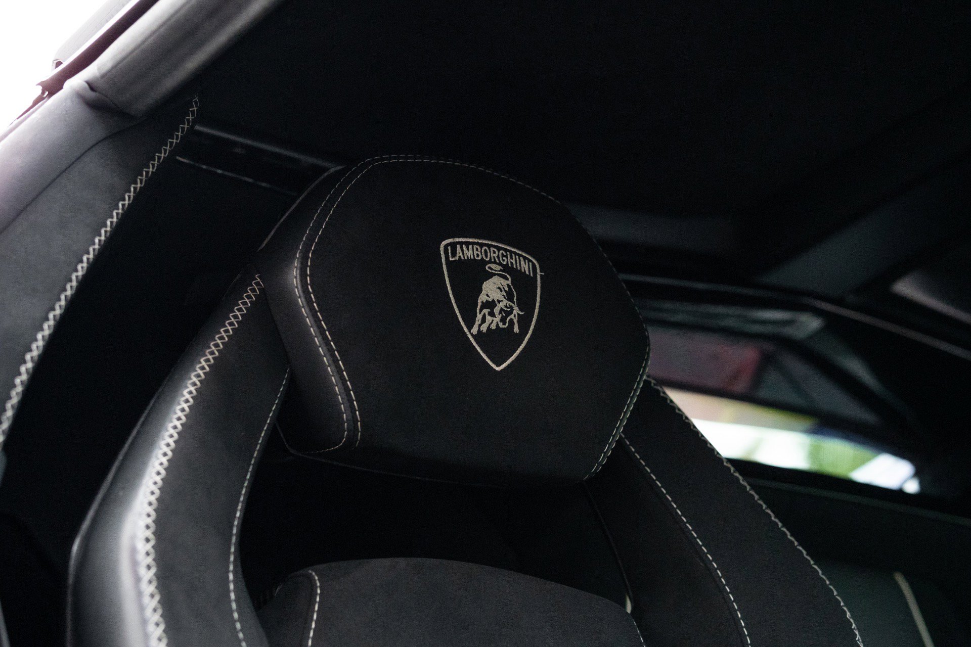 Used 2021 Lamborghini Aventador SVJ AWD/4WD image 61