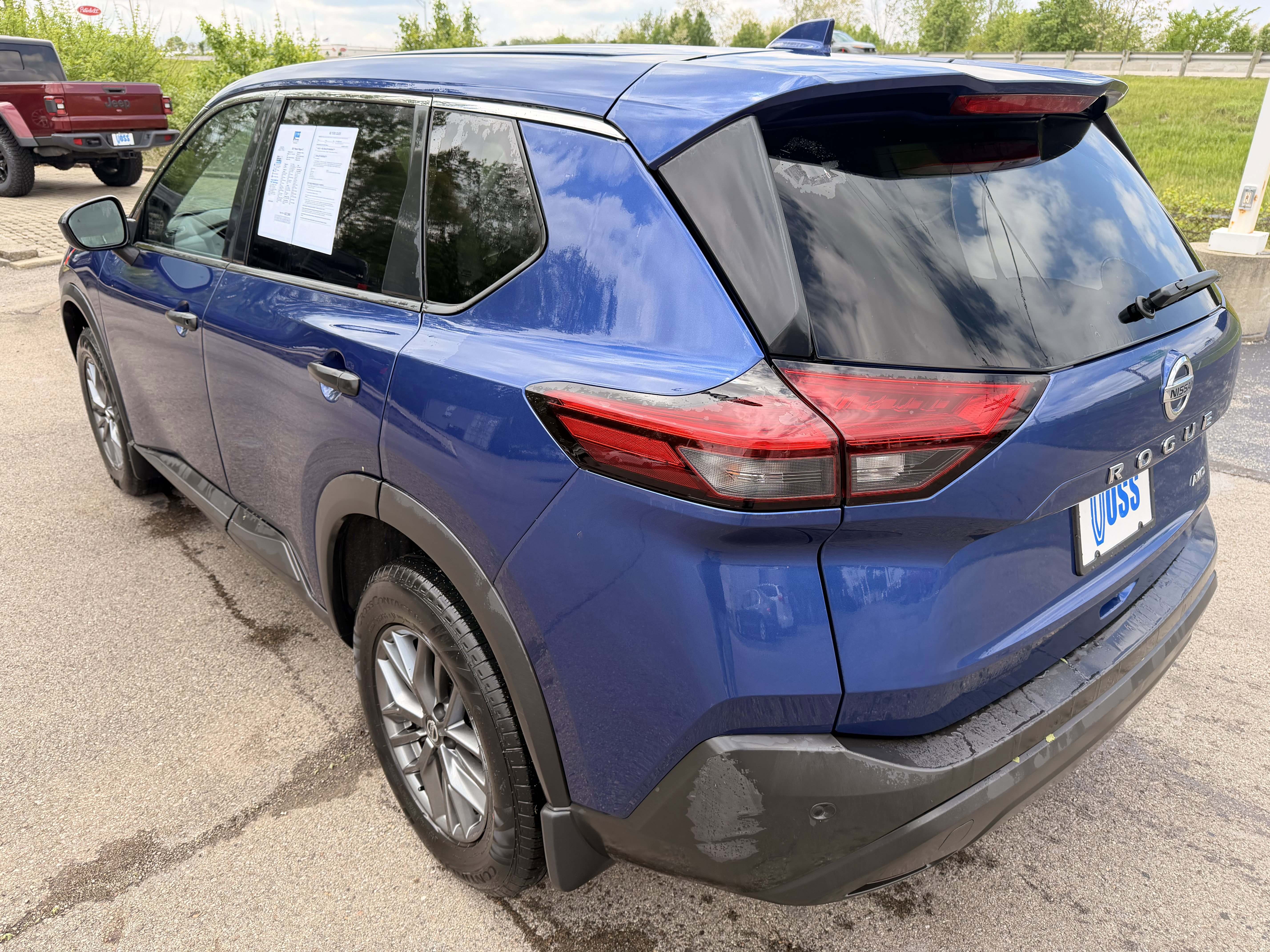 Used 2021 Nissan Rogue S AWD/4WD image 5