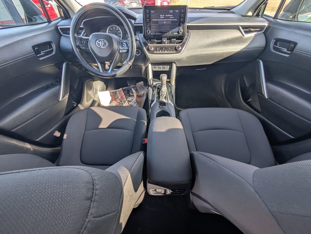 Used 2022 Toyota Corolla Cross LE image 25