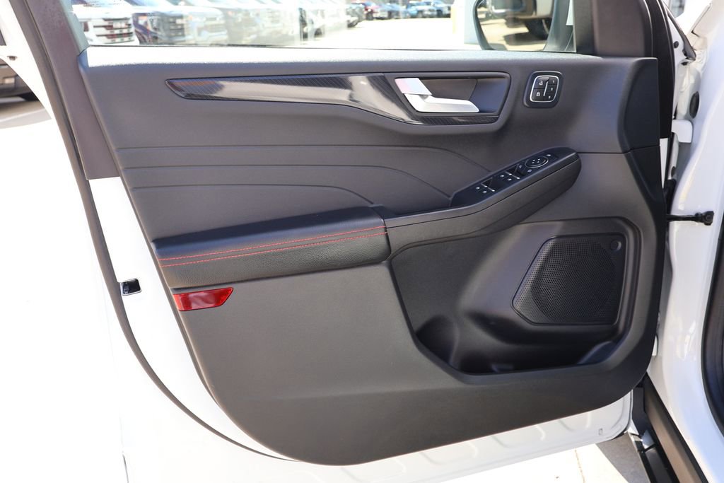 Used 2023 Ford Escape ST-Line Elite AWD/4WD image 10
