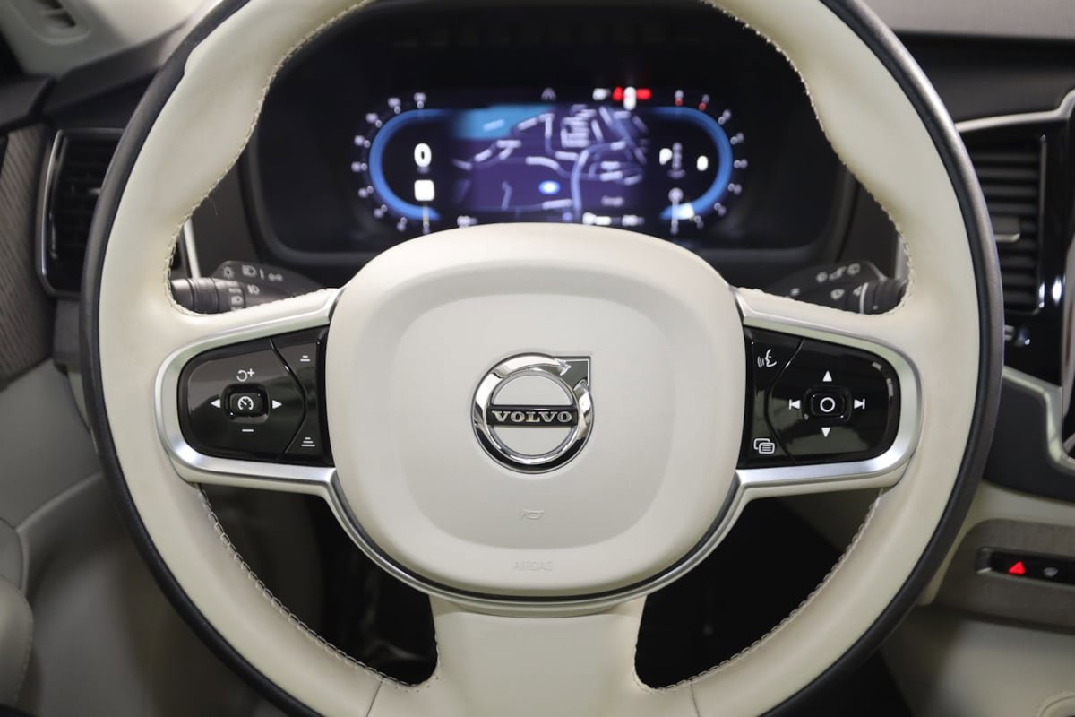 Used 2023 Volvo XC90 B6 Plus w/ Protection Package Premier image 38