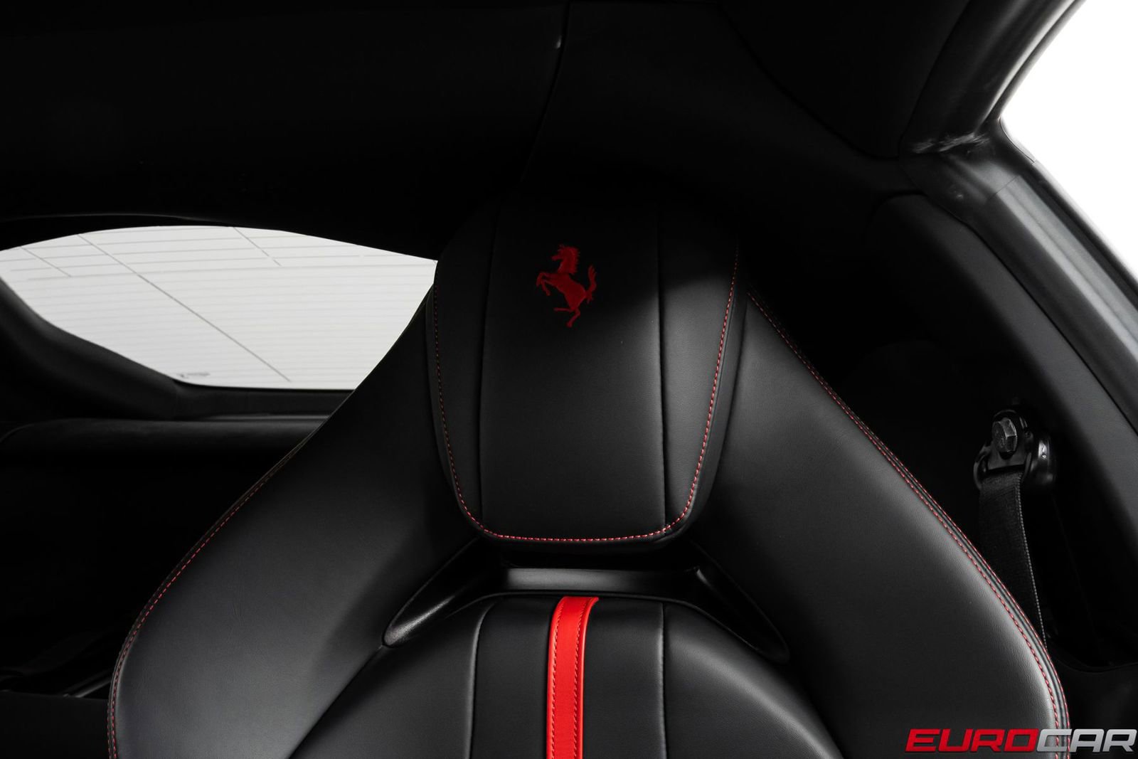 Used 2020 Ferrari 812 Superfast RWD image 40