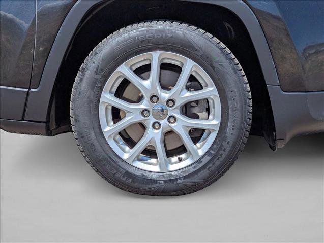 Used 2015 Jeep Cherokee Latitude w/ Comfort/Convenience Group image 24