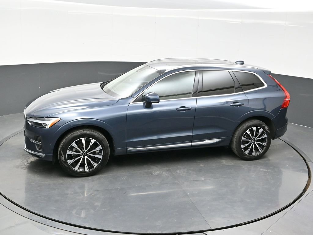 Used 2023 Volvo XC60 B5 Plus image 31