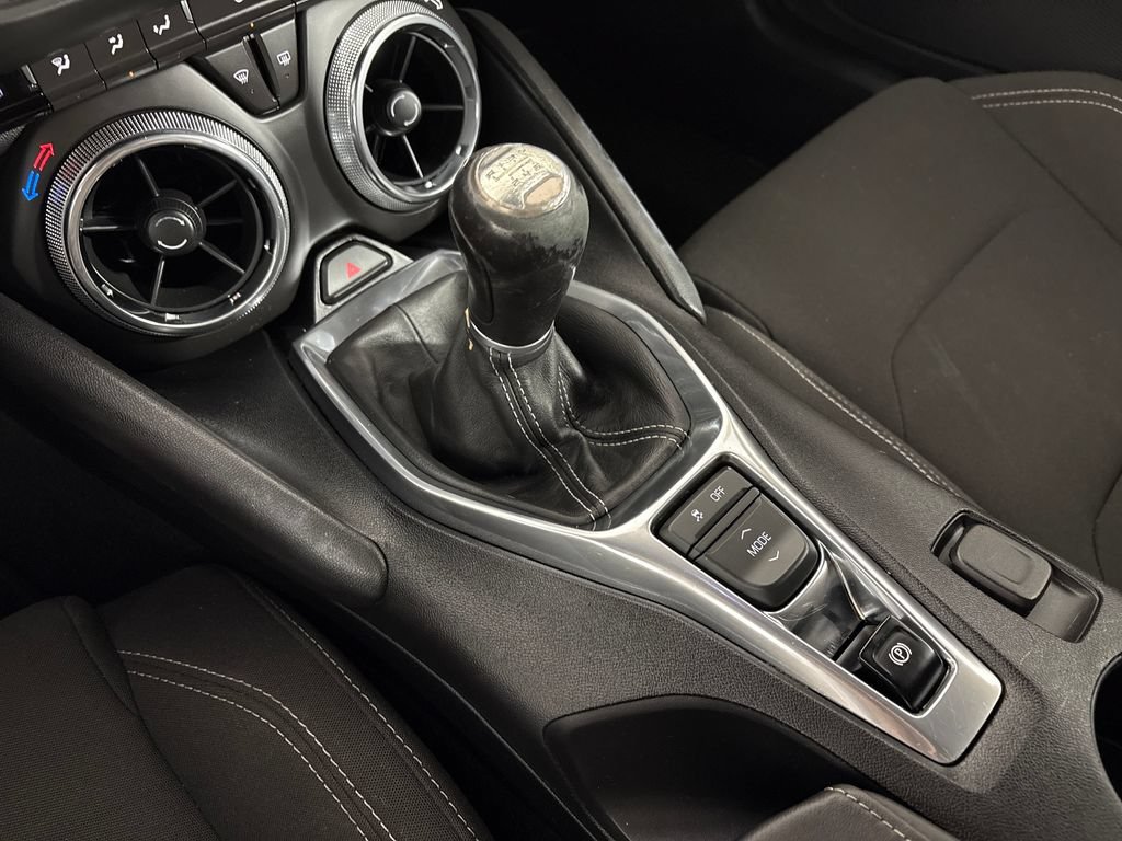 Used 2019 Chevrolet Camaro LT RWD image 21