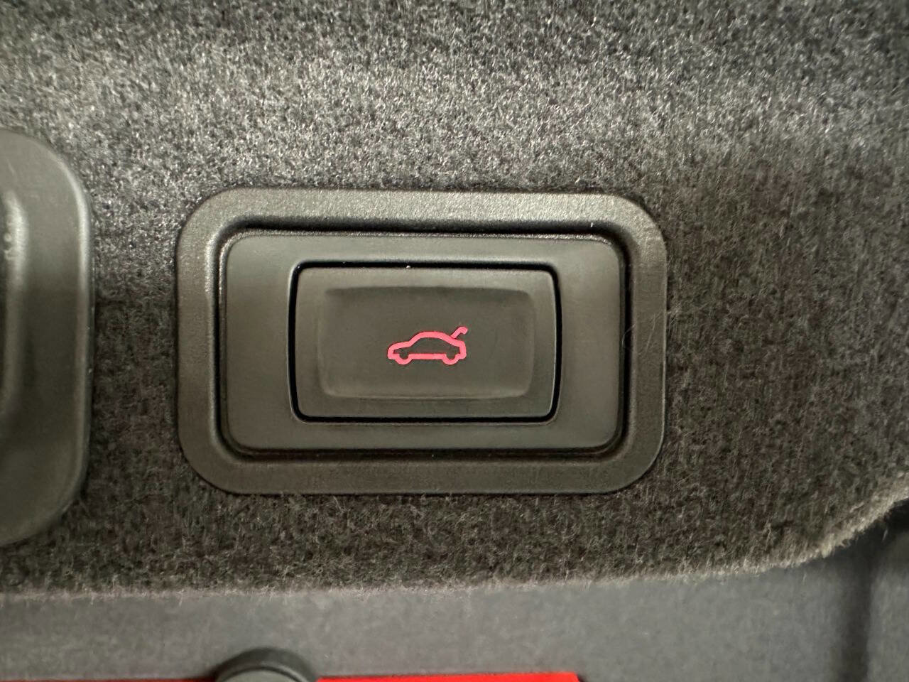 Used 2014 Audi A8 L 3.0T image 27