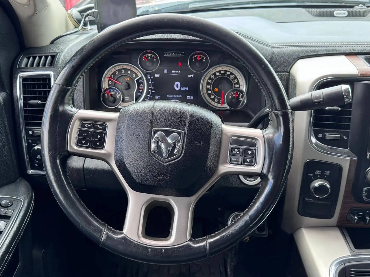 Used 2016 RAM 2500 Laramie AWD/4WD image 18