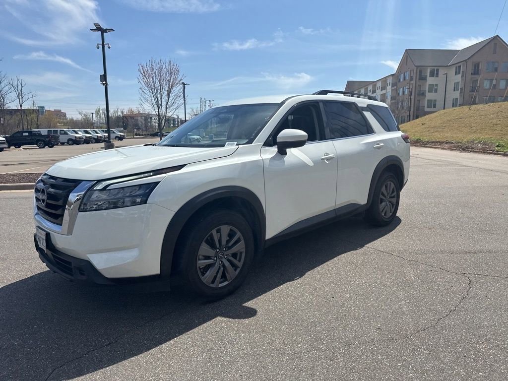Used 2024 Nissan Pathfinder SV image 27
