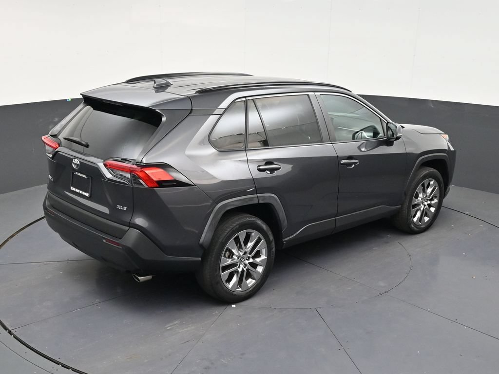 Used 2021 Toyota RAV4 XLE Premium FWD image 16