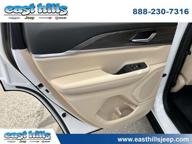 Certified 2023 Jeep Grand Cherokee Limited AWD/4WD image 20