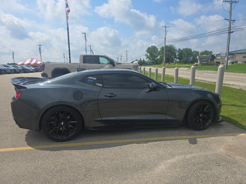 Used 2016 Chevrolet Camaro LT RWD image 4