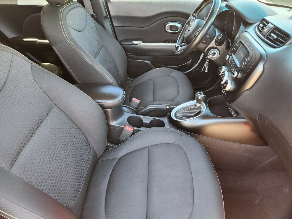 Used 2016 Kia Soul + w/ Designer's Package FWD image 13