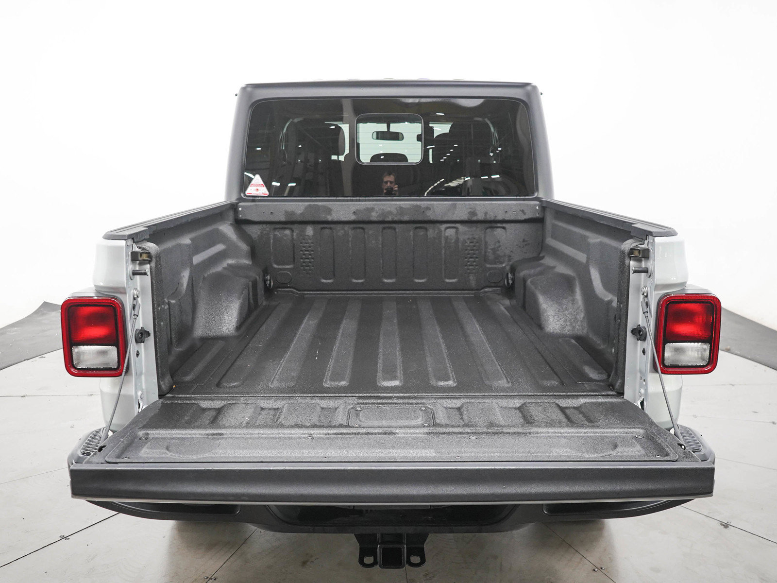 Used 2023 Jeep Gladiator Sport AWD/4WD image 16