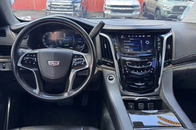 Used 2017 Cadillac Escalade ESV Platinum AWD/4WD image 11