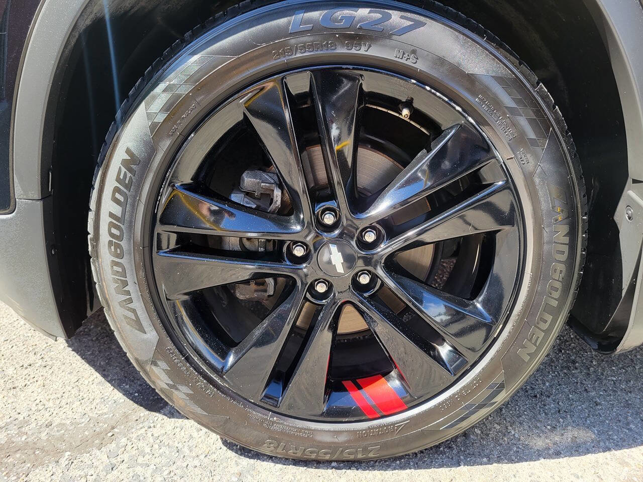 Used 2018 Chevrolet Trax LT w/ Redline Edition FWD image 12
