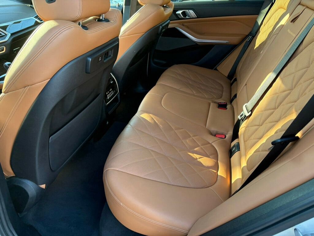 Used 2023 BMW X5 xDrive40i w/ M Sport Package image 18
