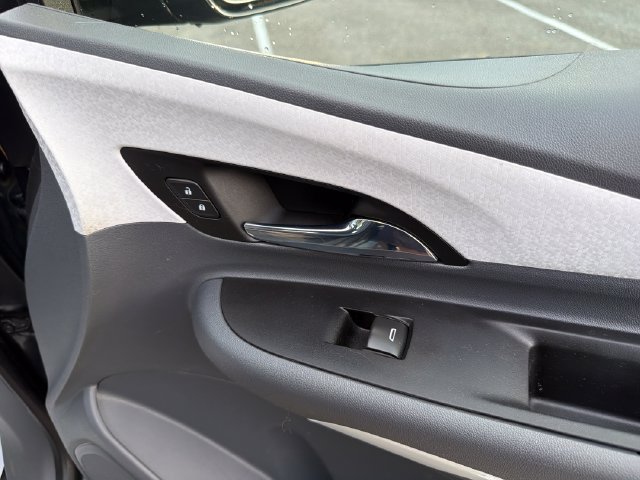 Used 2018 Chevrolet Bolt Premier w/ Driver Confidence II Package FWD image 22