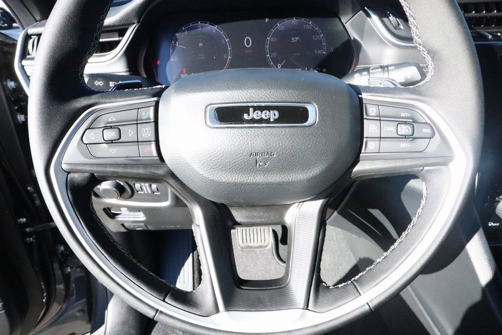 New 2025 Jeep Grand Cherokee Laredo X w/ Luxury Tech Group I RWD image 3