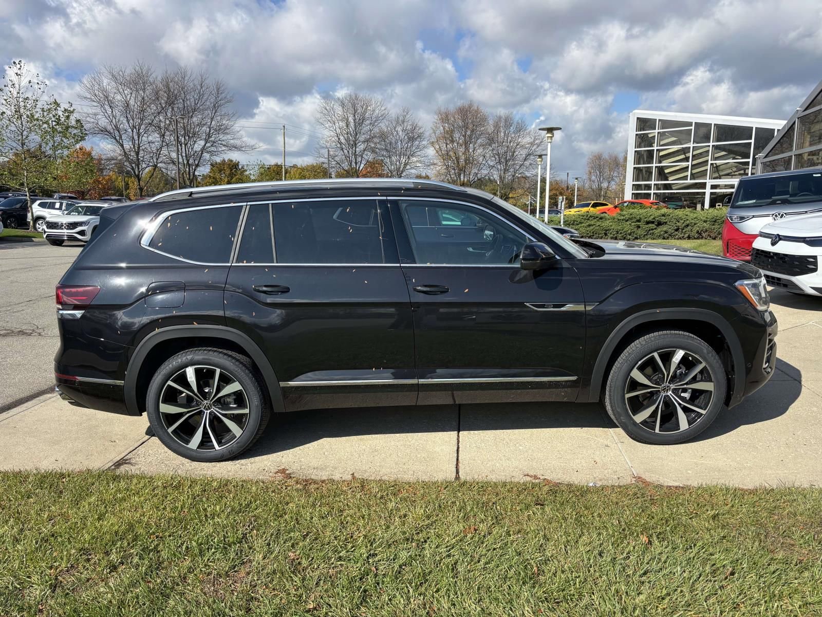 New 2026 Volkswagen Atlas SEL Premium R-Line AWD/4WD image 8