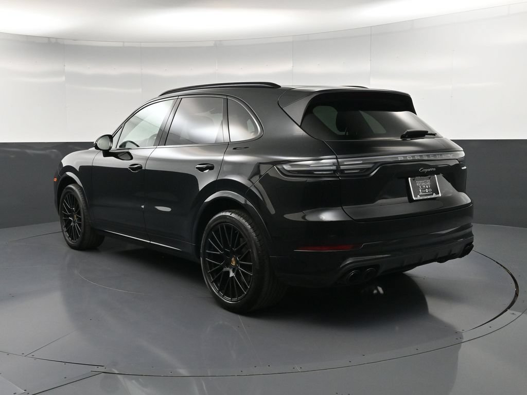 Certified 2023 Porsche Cayenne Platinum Edition AWD/4WD image 3