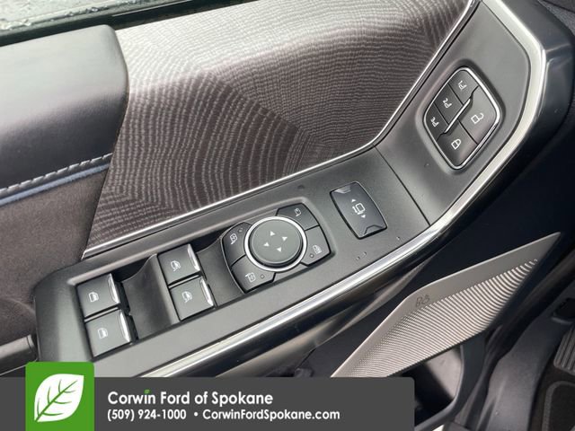 Used 2025 Ford F350 Platinum w/ Tremor Off-Road Package image 25