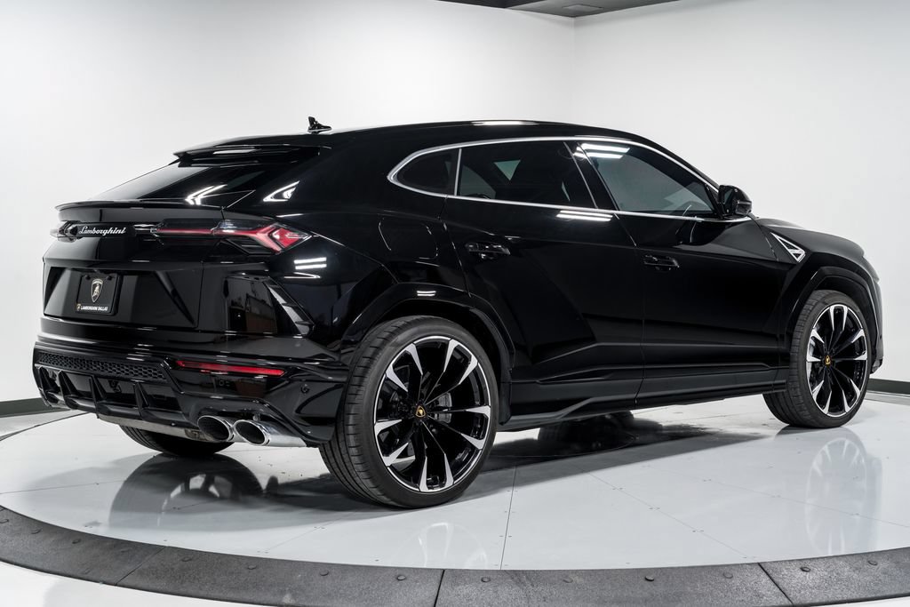 Used 2022 Lamborghini Urus AWD/4WD image 3