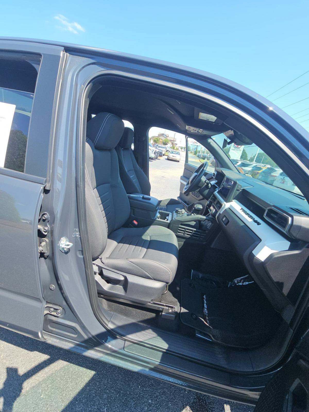 Used 2024 Toyota Tacoma TRD Off-Road AWD/4WD image 11