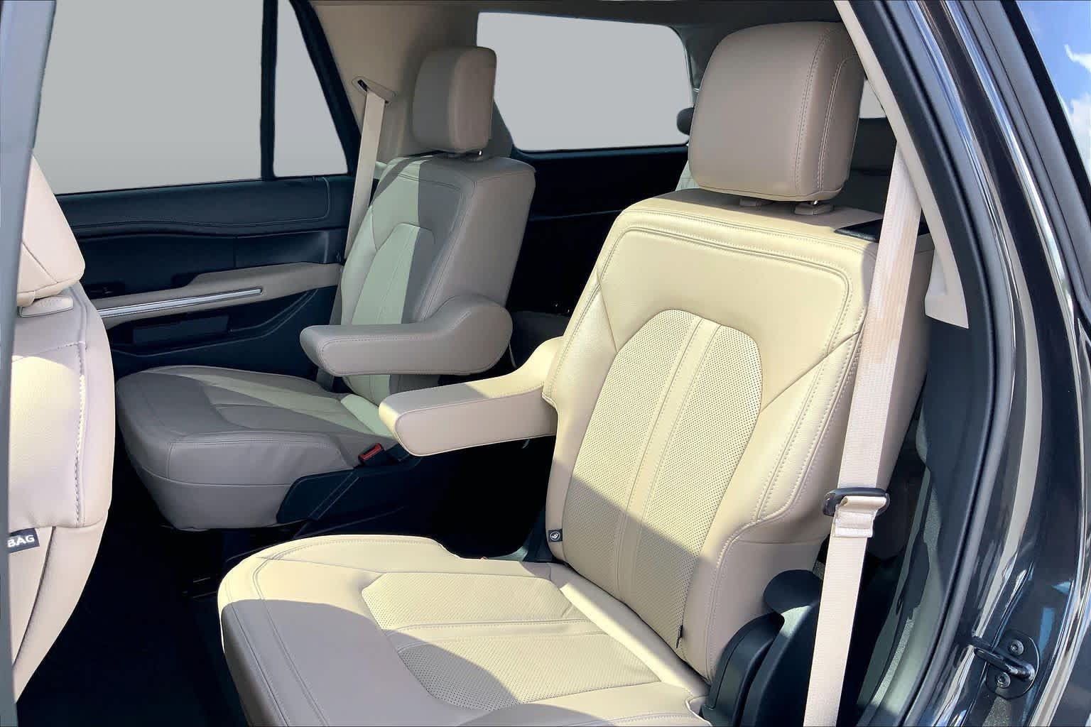 Used 2023 Ford Expedition Limited RWD image 20