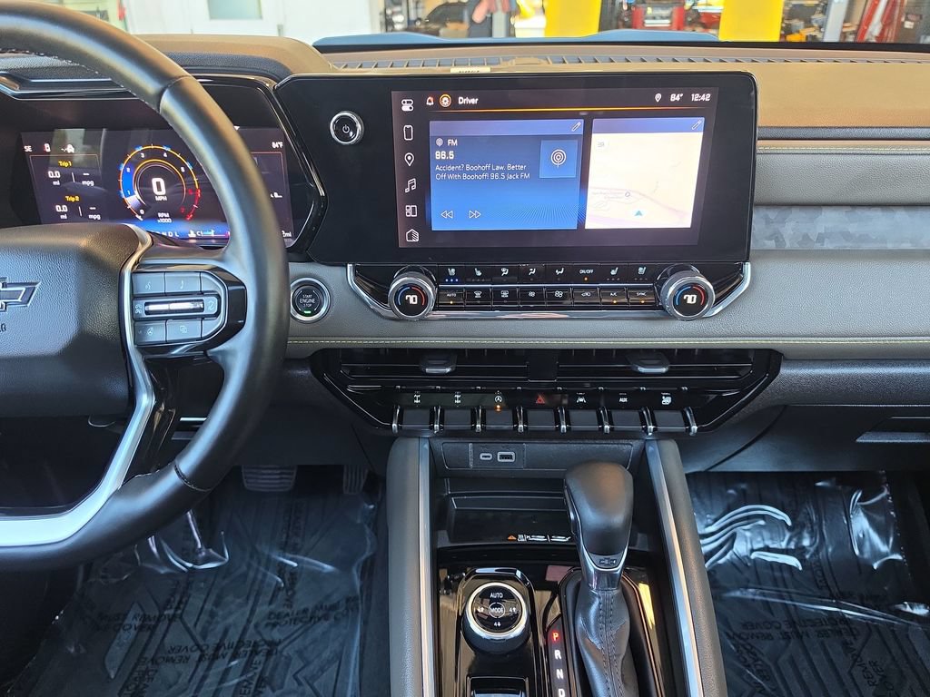 Certified 2025 Chevrolet Colorado ZR2 w/ Midnight Edition AWD/4WD image 14