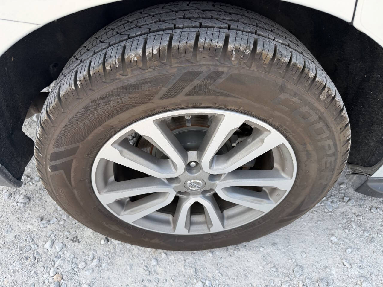 Used 2016 Nissan Pathfinder SV AWD/4WD image 11