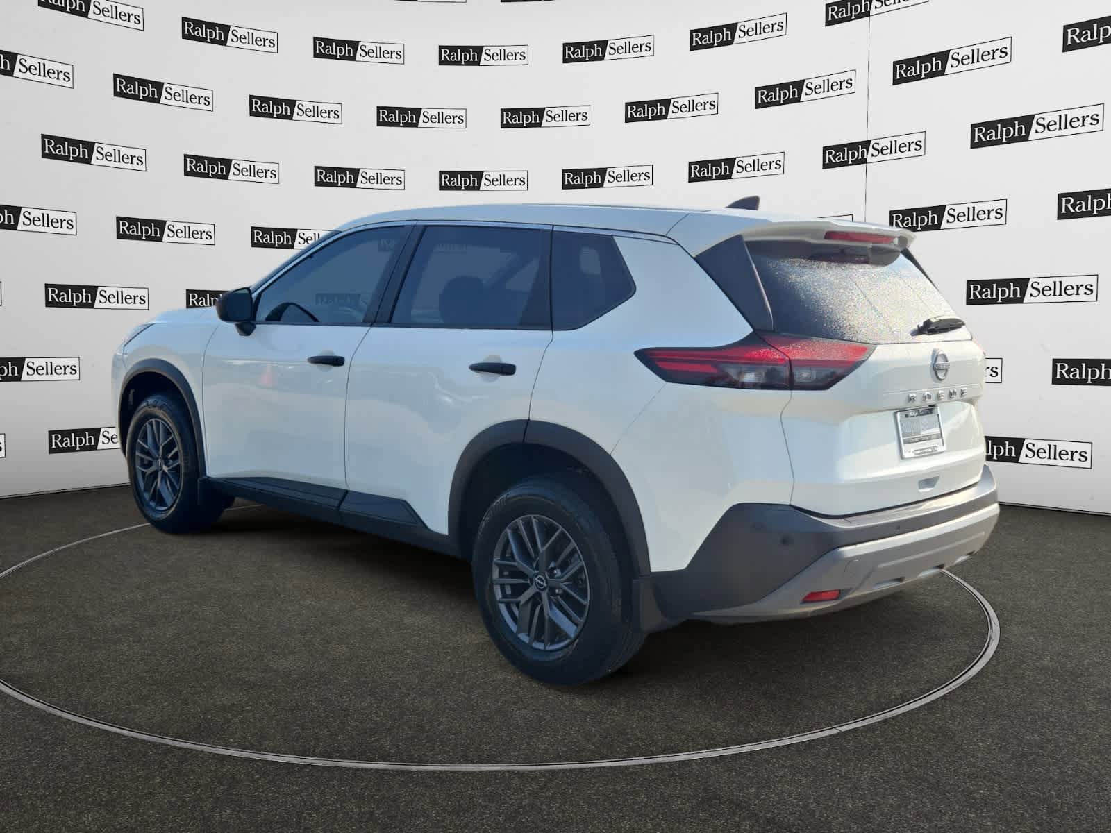 Used 2022 Nissan Rogue S FWD image 4