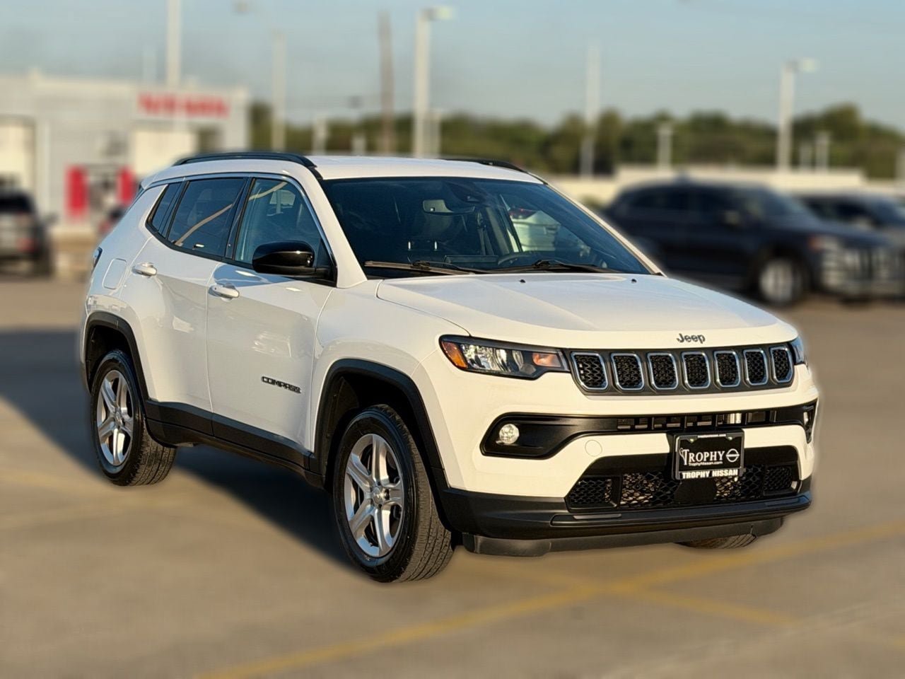 Used 2023 Jeep Compass Latitude w/ Convenience Group AWD/4WD image 4