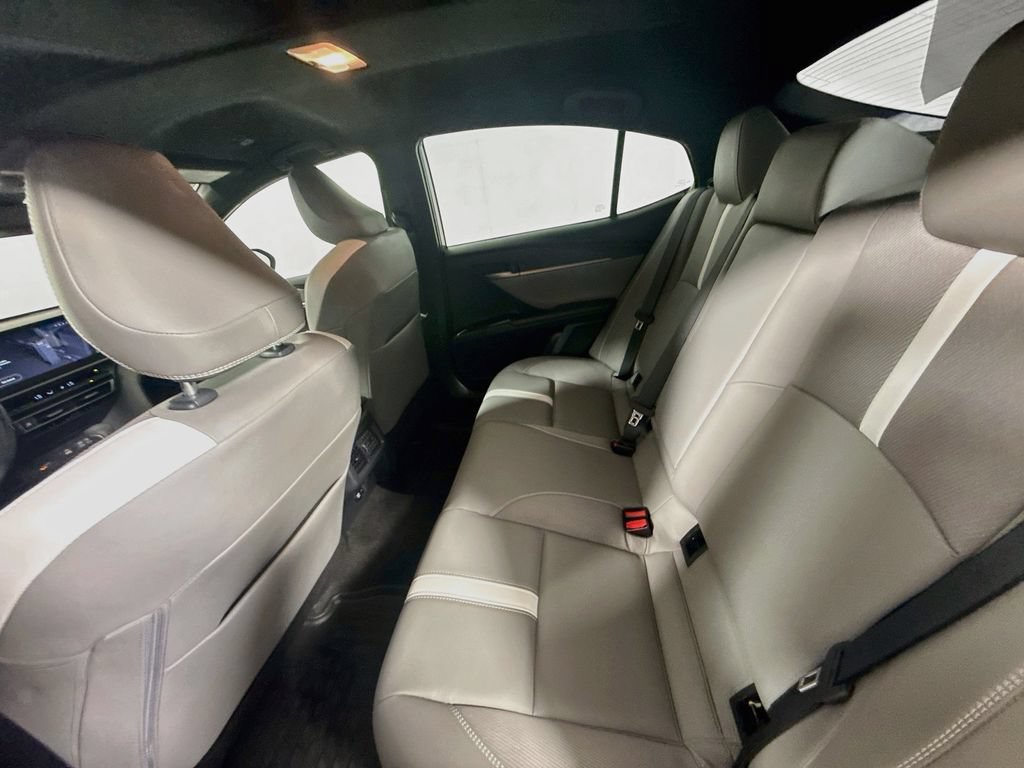 Used 2026 Toyota Camry SE w/ Multimedia Upgrade Package FWD image 23