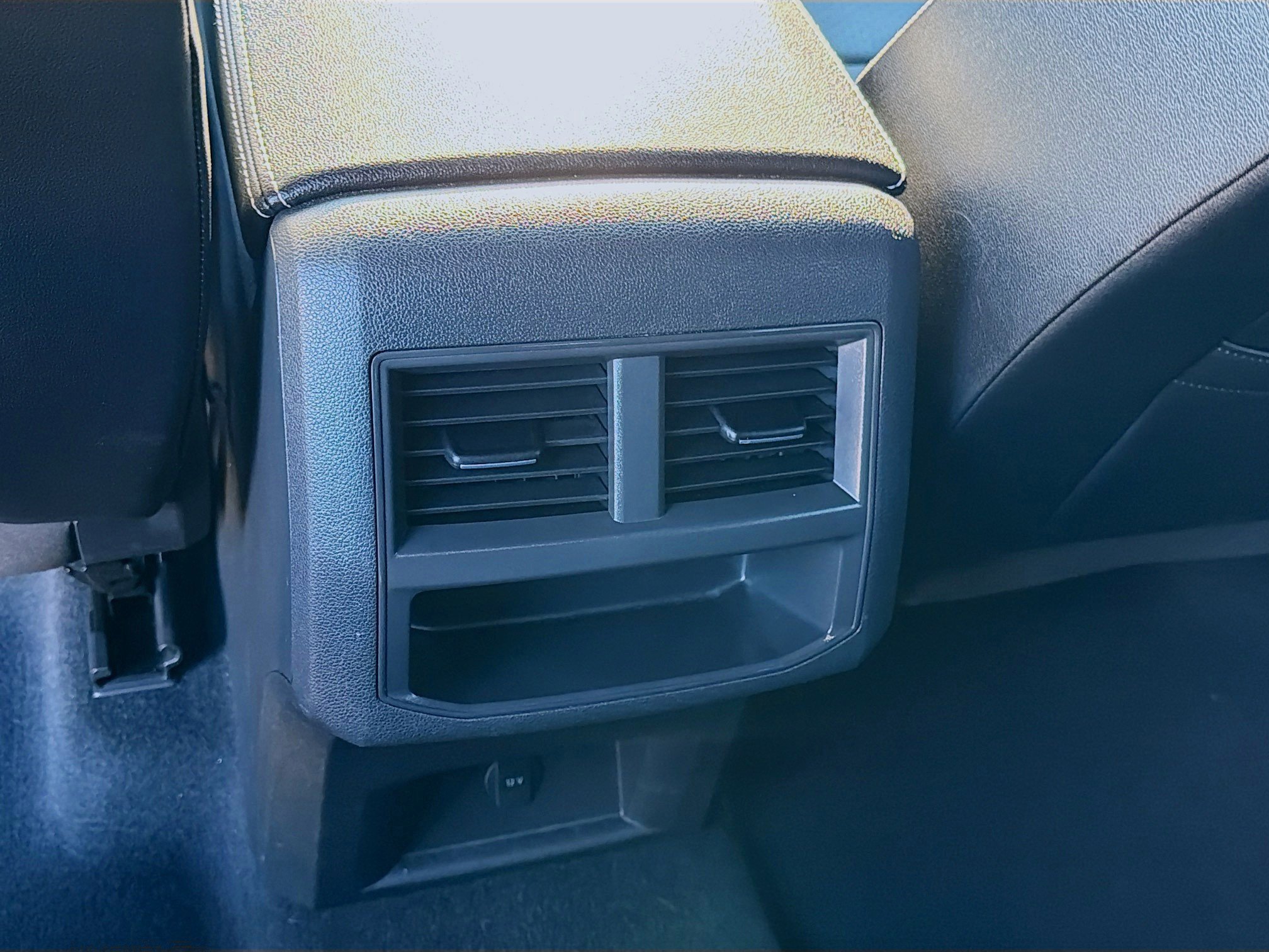 Used 2023 Volkswagen Atlas Cross Sport SE image 22