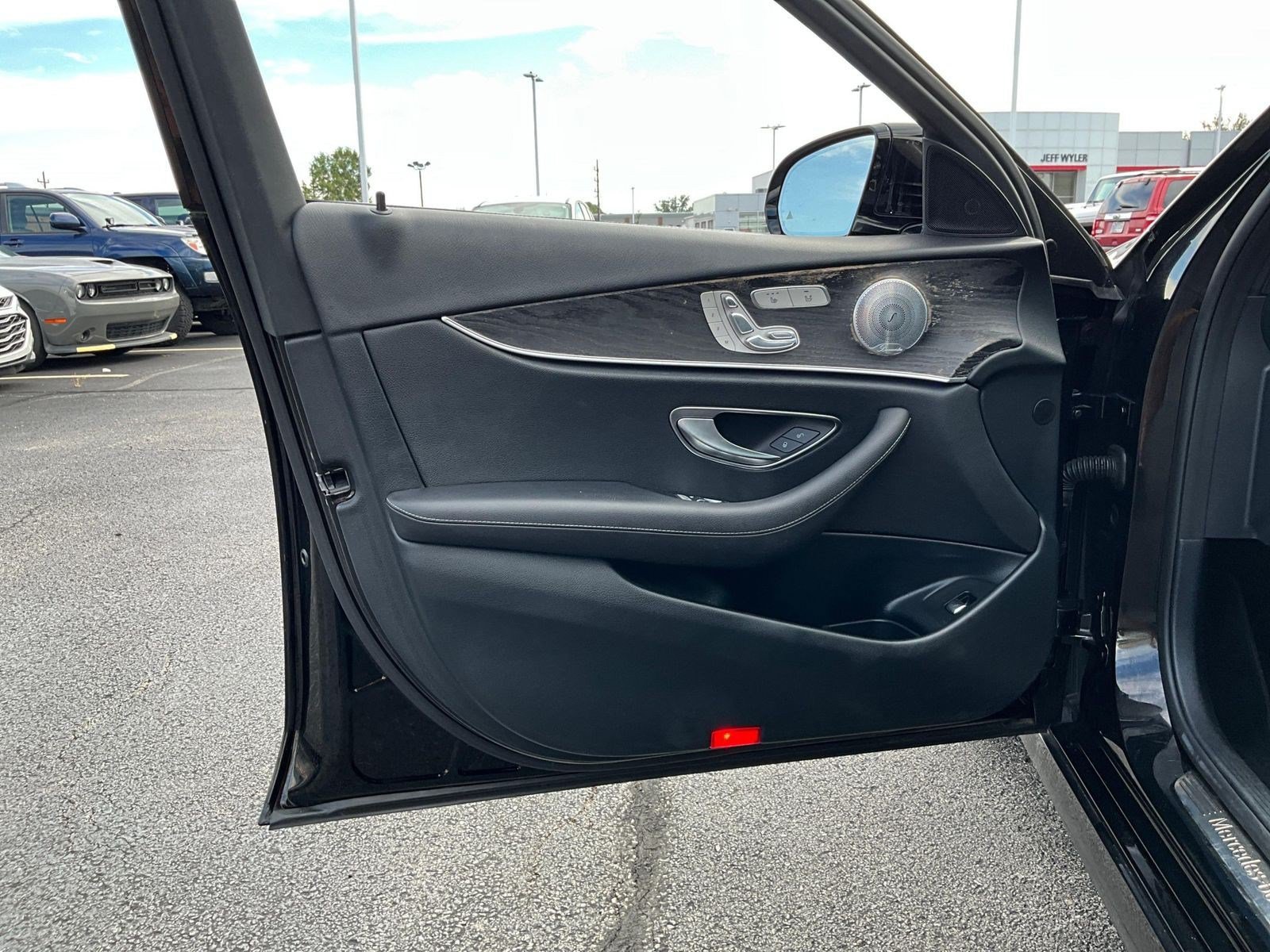 Used 2017 Mercedes-Benz E 300 image 18