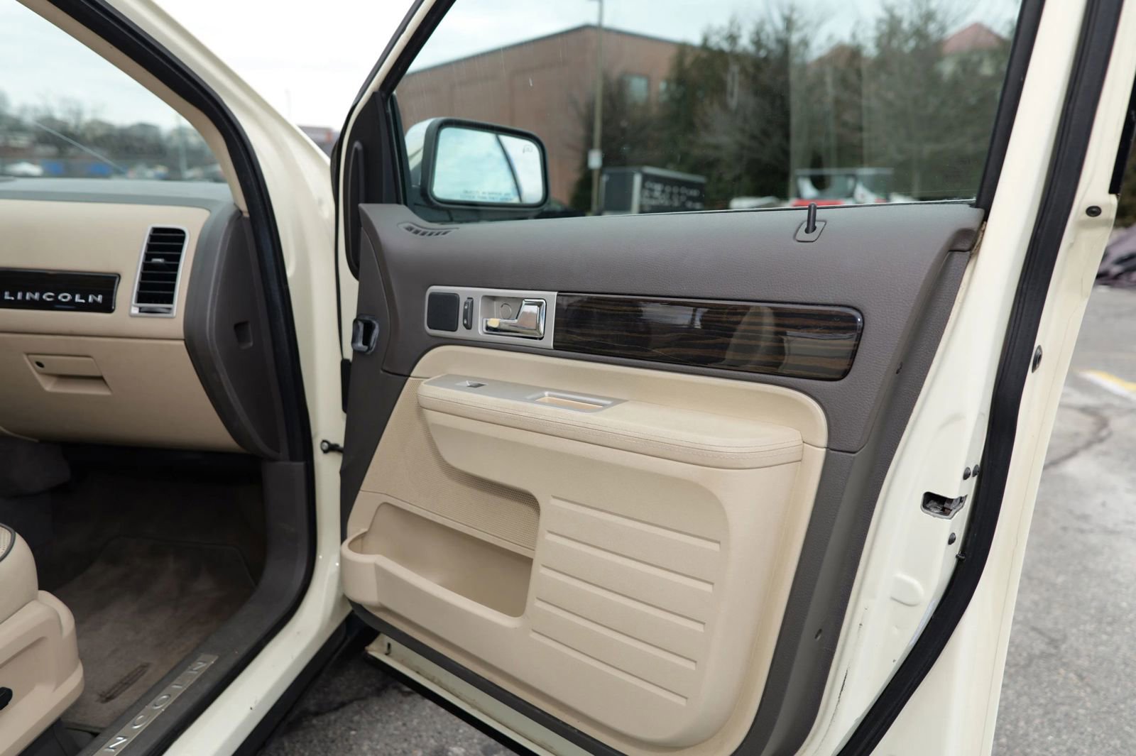 Used 2008 Lincoln MKX AWD image 25