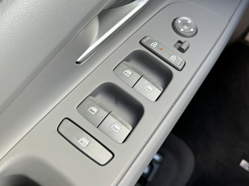New 2025 Hyundai Elantra Sport image 21