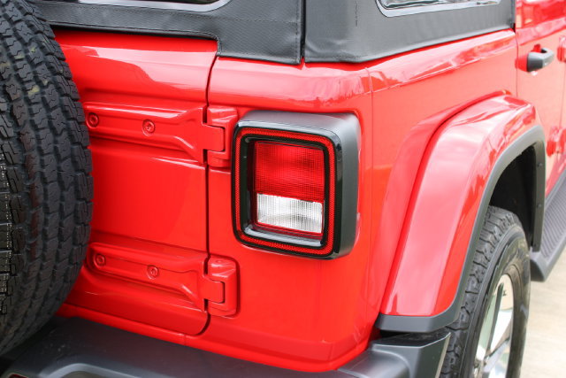 Used 2022 Jeep Wrangler Unlimited Sahara AWD/4WD image 32