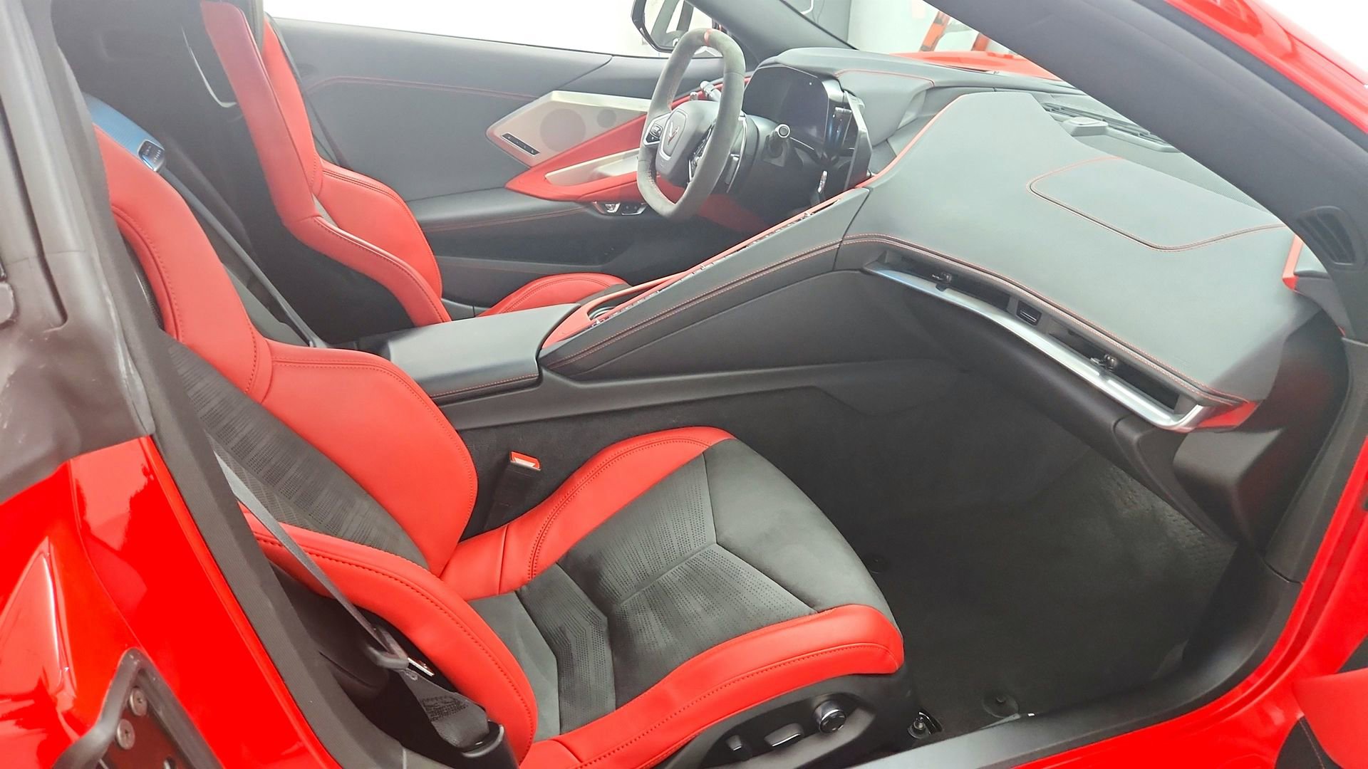 Used 2022 Chevrolet Corvette Stingray Preferred Cpe w/ Body-Color Dual Roof Package RWD image 18