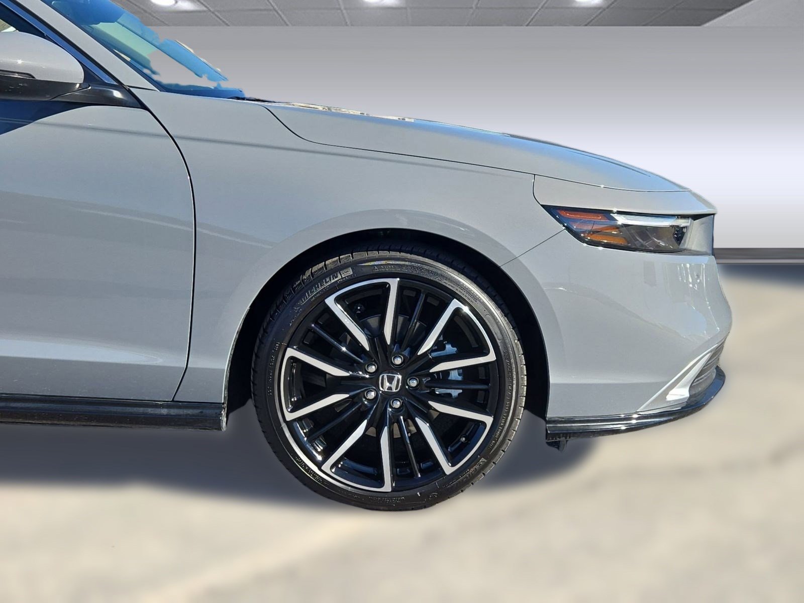 Used 2025 Honda Accord Touring image 12