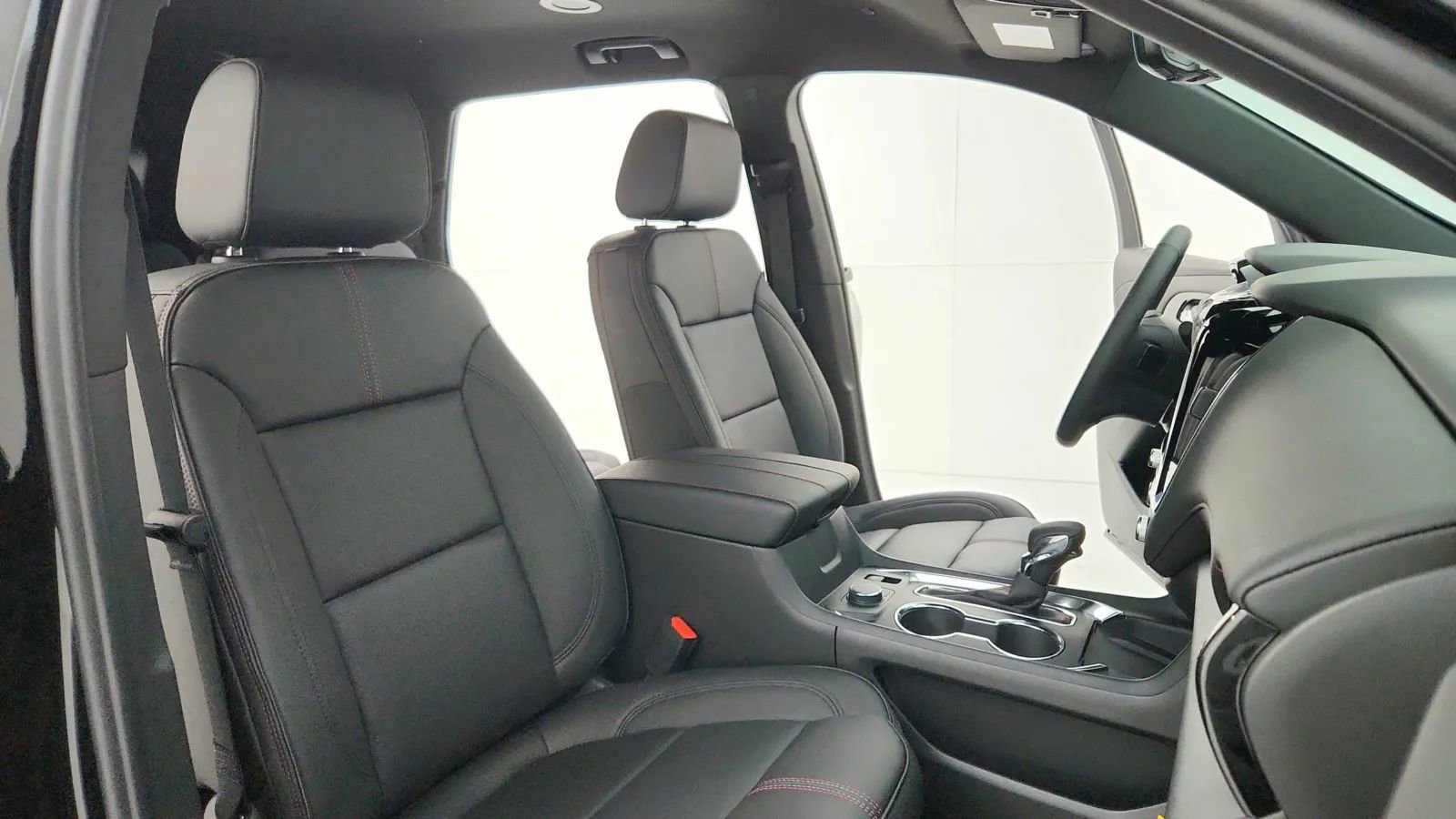 Used 2023 Chevrolet Traverse RS image 57