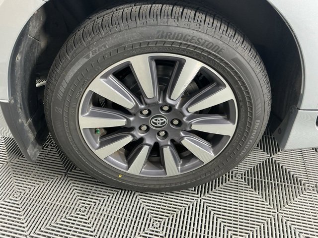 Used 2020 Toyota Sienna XLE Premium image 17