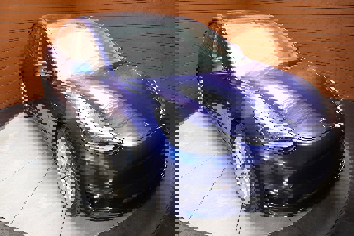 Used 2022 Tesla Model 3 Standard Range image 16