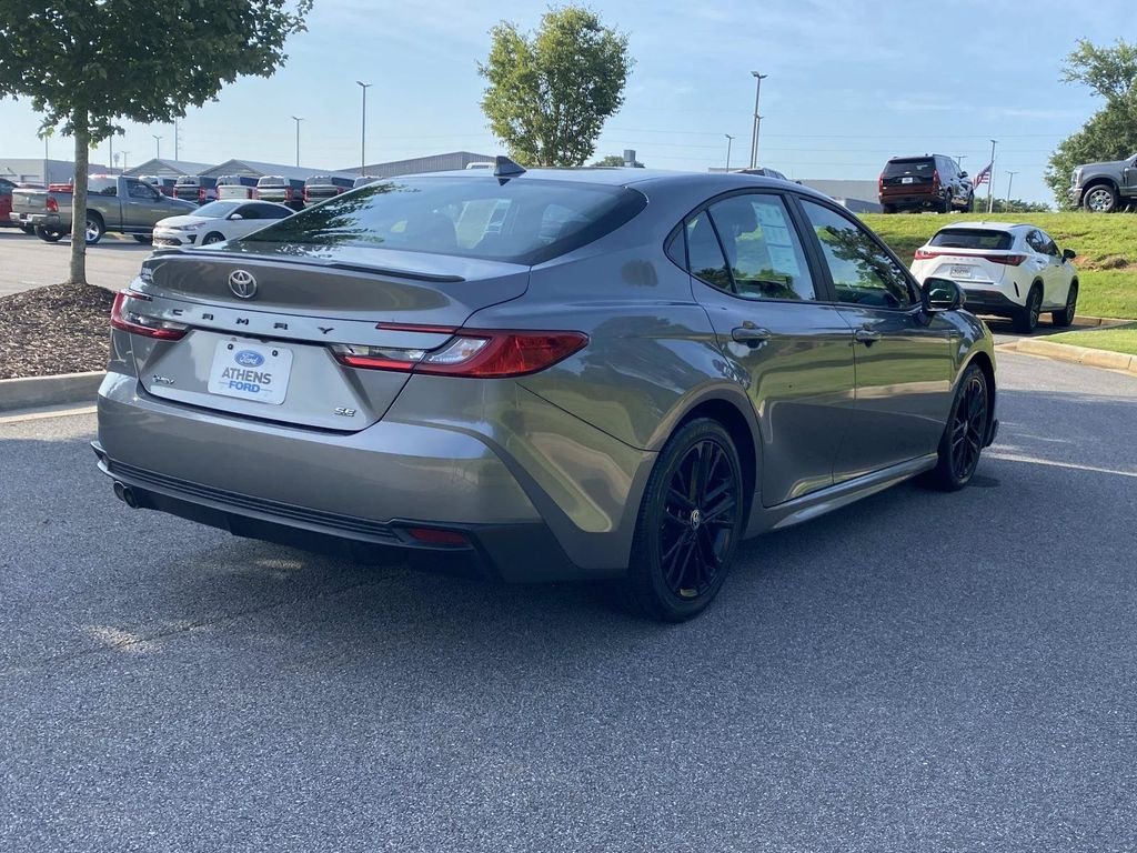 Used 2025 Toyota Camry SE w/ Convenience Package FWD image 3